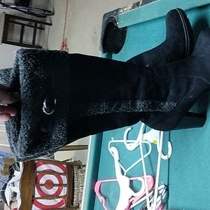 Black heel boots